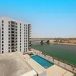 Yas Island - 2 Bedrooms, 2 Toilet With Shared Pool & Parking