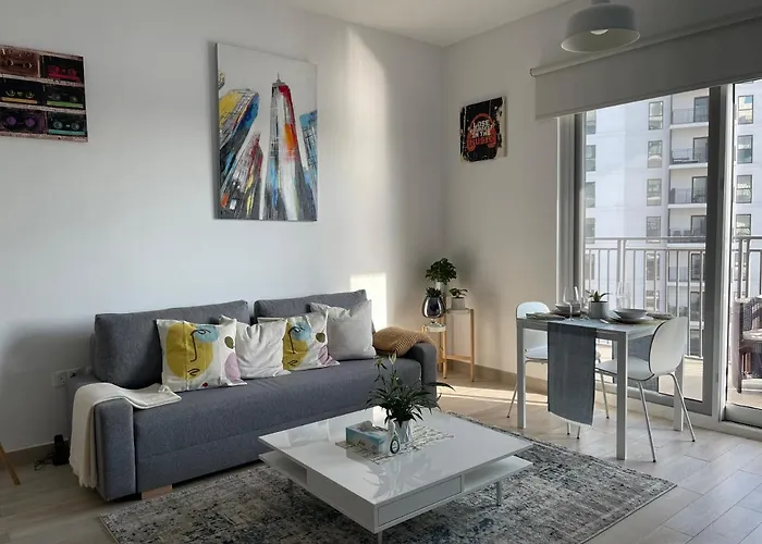 Yas Island - 2 Bedrooms, 2 Toilet With Shared Pool & Parking
