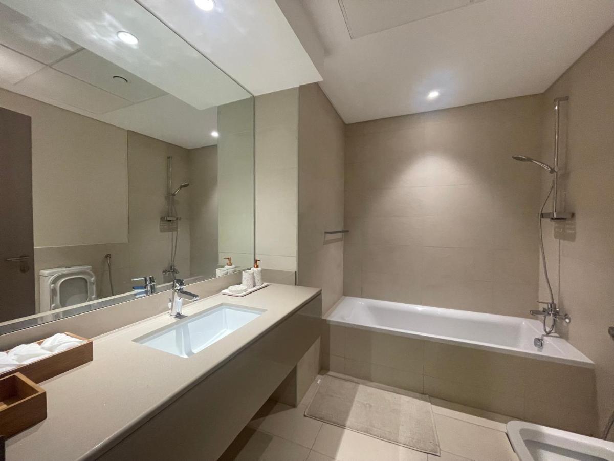 Yas Island - 2 Bedrooms, 2 Toilet With Shared Pool & Parking Apartment Abu Dhabi