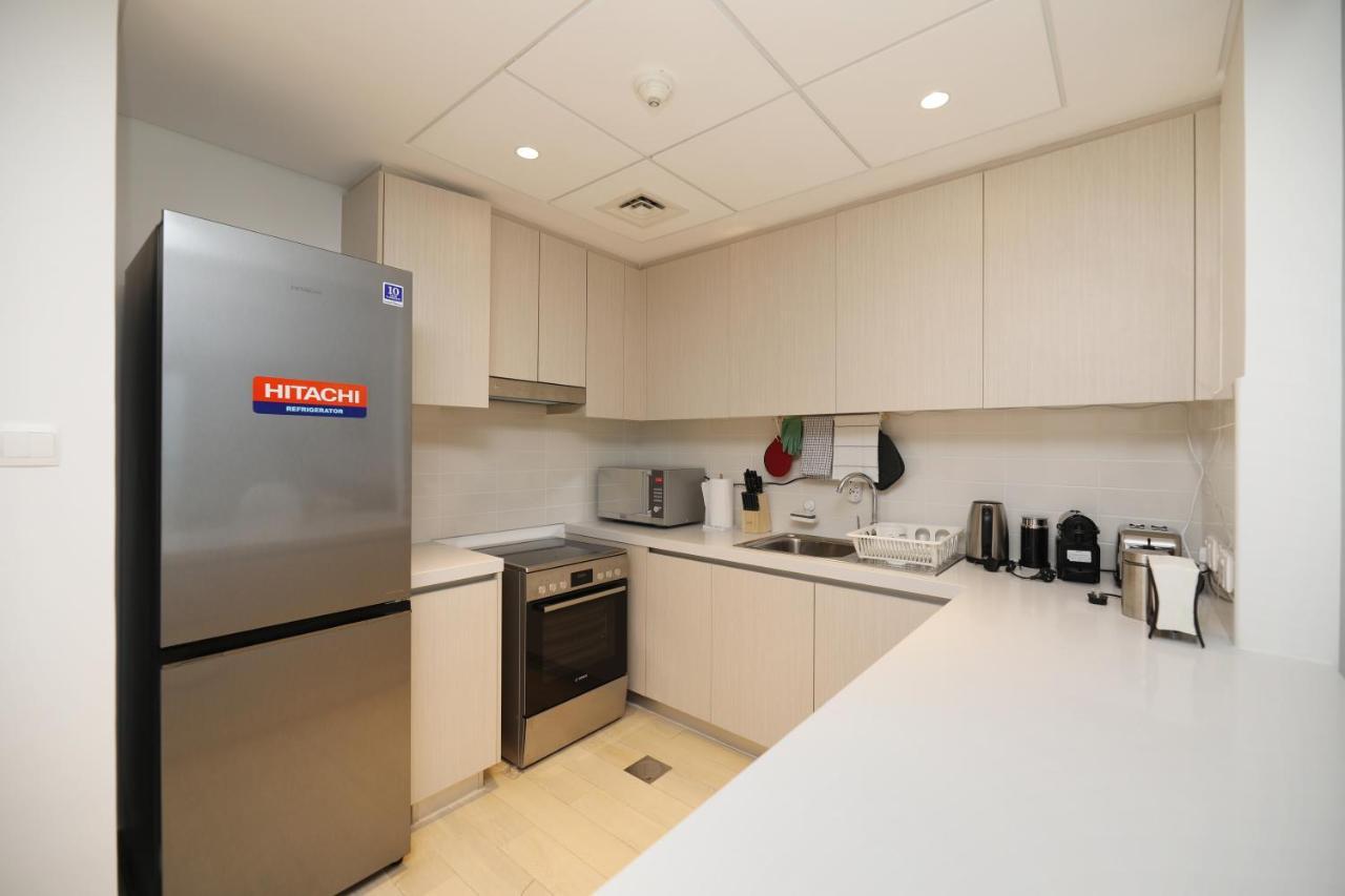 Yas Island - 2 Bedrooms, 2 Toilet With Shared Pool & Parking Apartment *