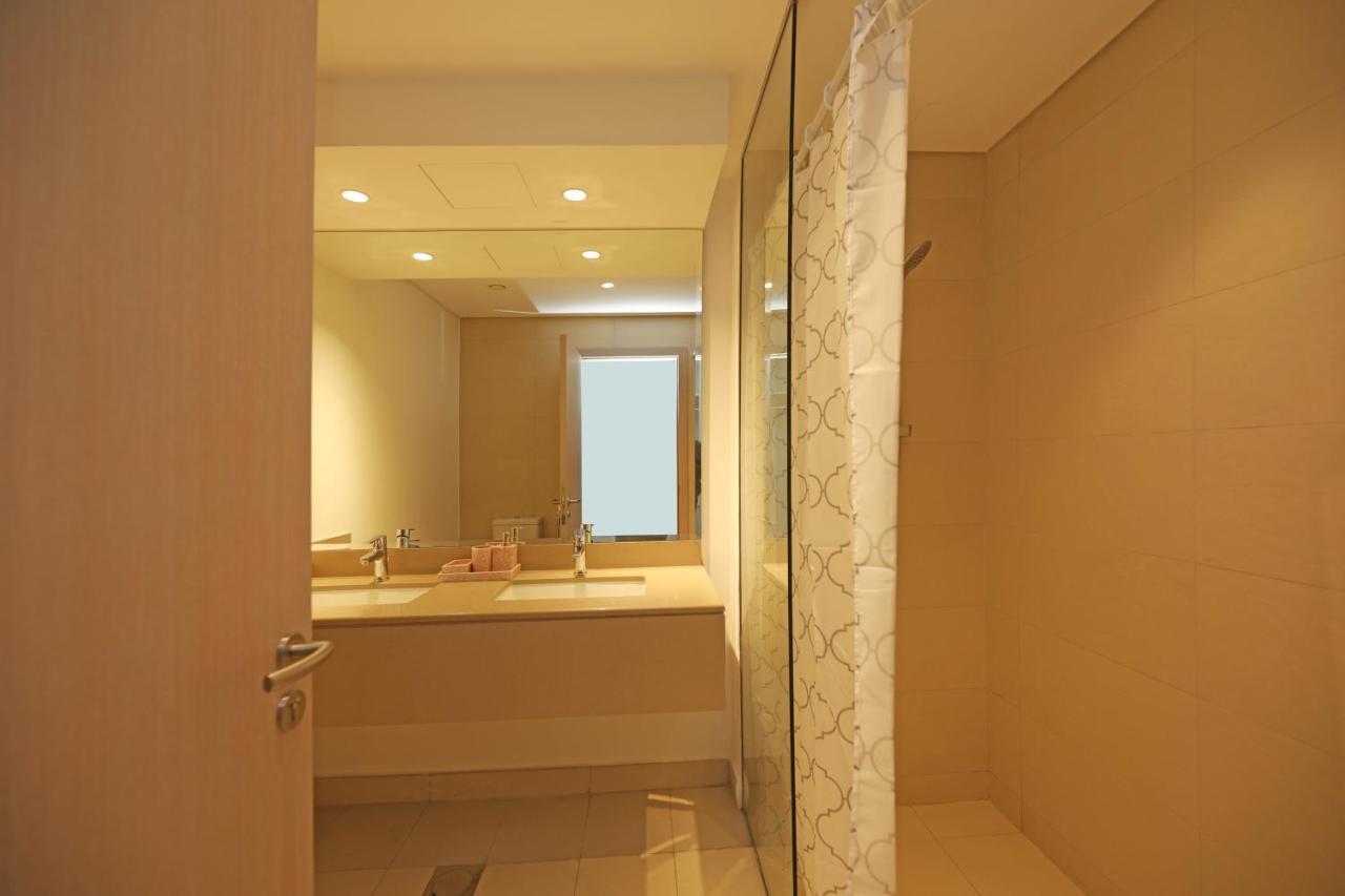 Yas Island - 2 Bedrooms, 2 Toilet With Shared Pool & Parking *